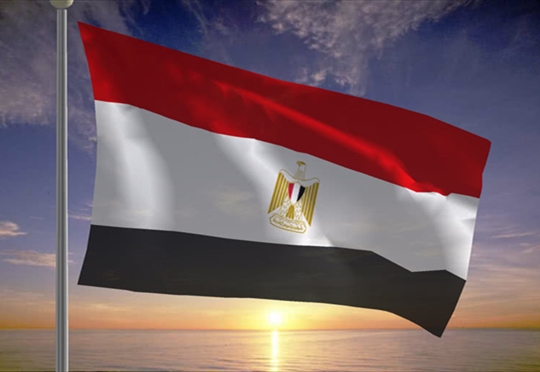 ماذا تفعل خمس طائرات صينية حديثة في سماء مصر .. وماذا يُحضّر للمنطقة؟