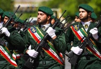 الحرس الثوري الإيراني يعتقل شخصاً بتهمة التجسس لصالح دولة خليجية