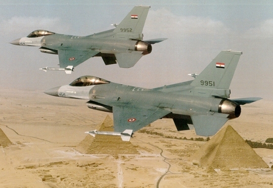 ضابط إسرائيلي سابق ورئيس مركز دراسات يتوقّع حرباً مع مصر ويتخوّف من عودة "الإخوان"